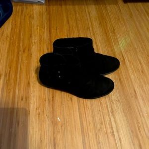Shoe boots